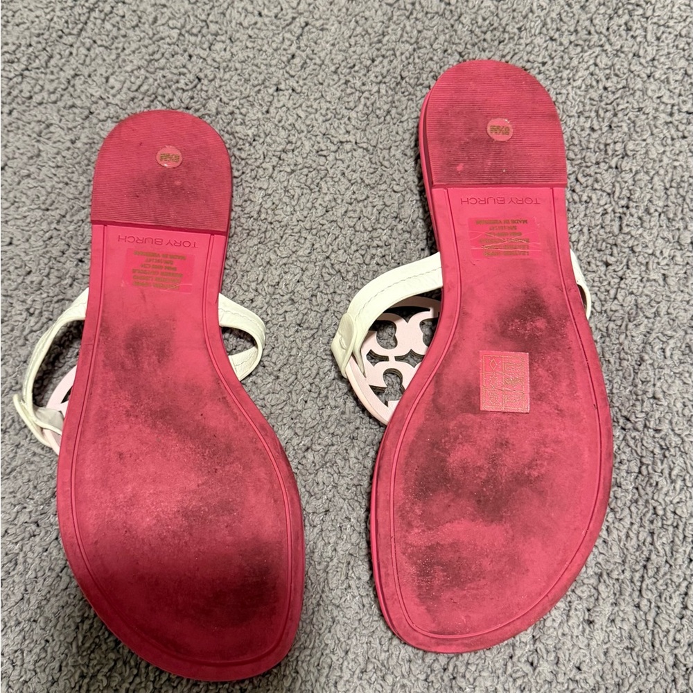 Stylish Pink Tory Burch Sandals with Cream Accents - Picture 2 of 2